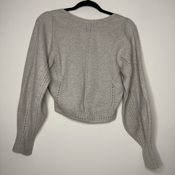 UNIQLO X MAME KUROGOUCHI 3D Knit Volume Cropped Wool Blend Sweater in Natural - Picture 6 of 7